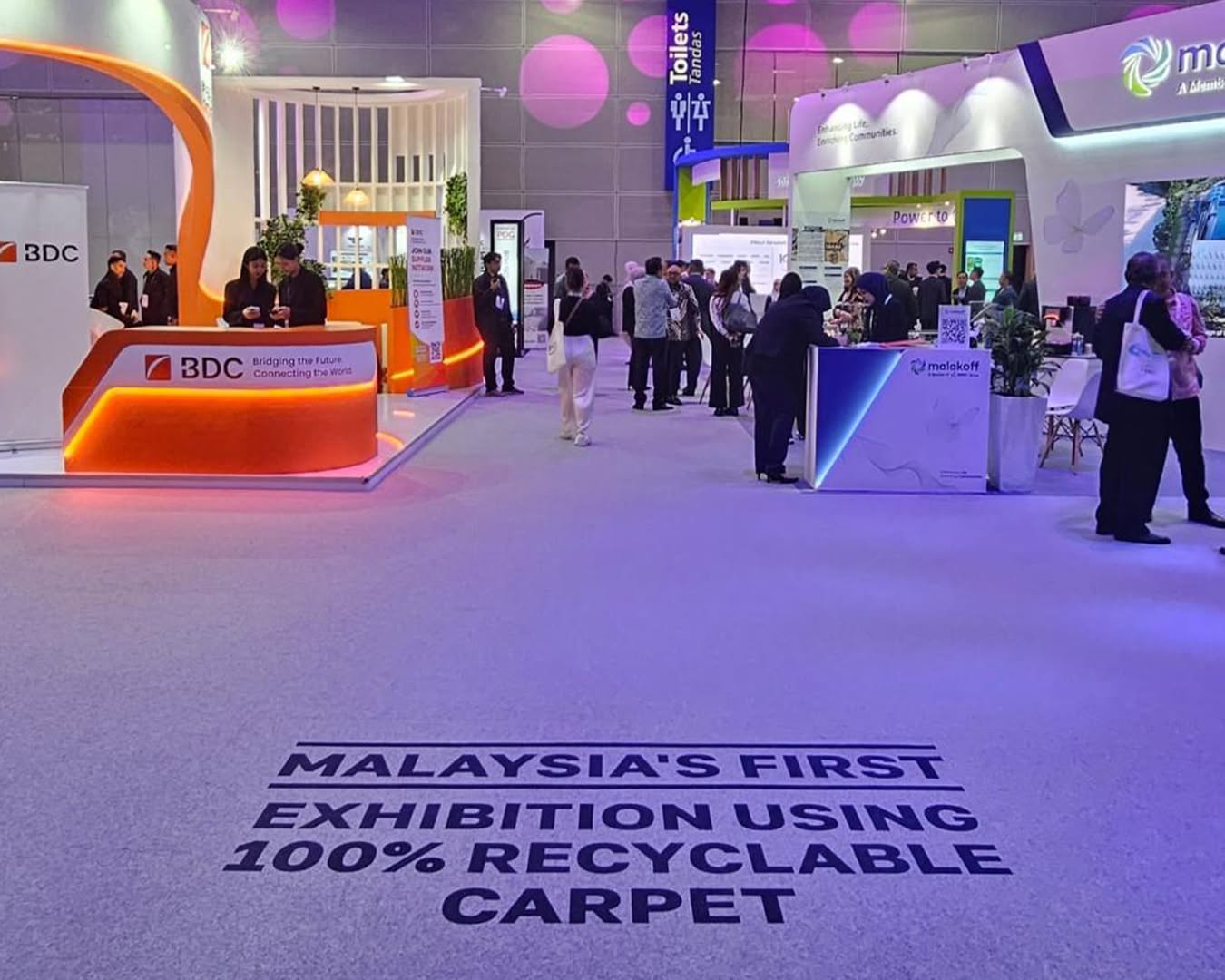 First Exhibition Using Recyclable Carpet